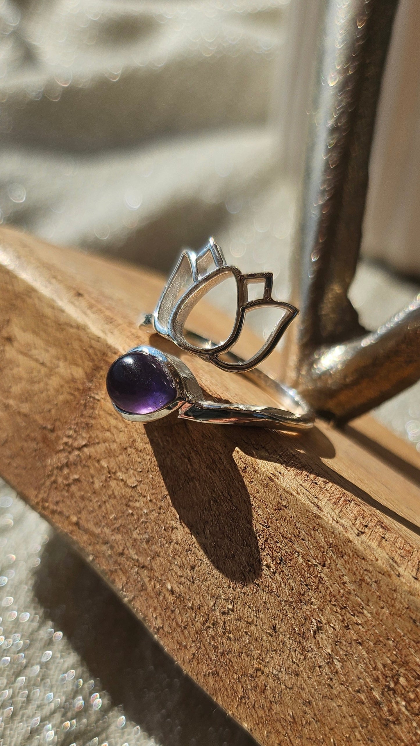 bague en argent 925, ajustable ornée d'une améthyste, pour les femmes en recherche de sérénité et de paix intérieure
