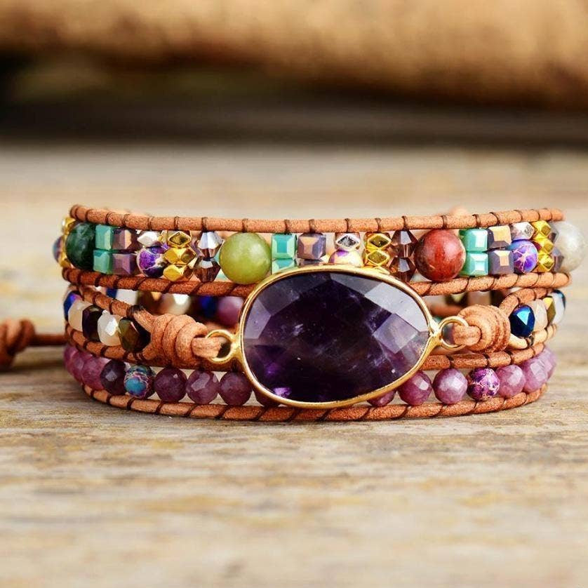 ✨ Vertus des pierres naturelles
💜 Améthyste – Apaisement, sérénité, clarté mentale
• Réduit le stress et la nervosité
• Calme les pensées envahissantes
• Favorise un sommeil réparateur et profond
• Chakra associé : Coronal (Sahasrara)
• Astuce : Idéale pour les périodes de tension émotionnelle ou de fatigue mentale